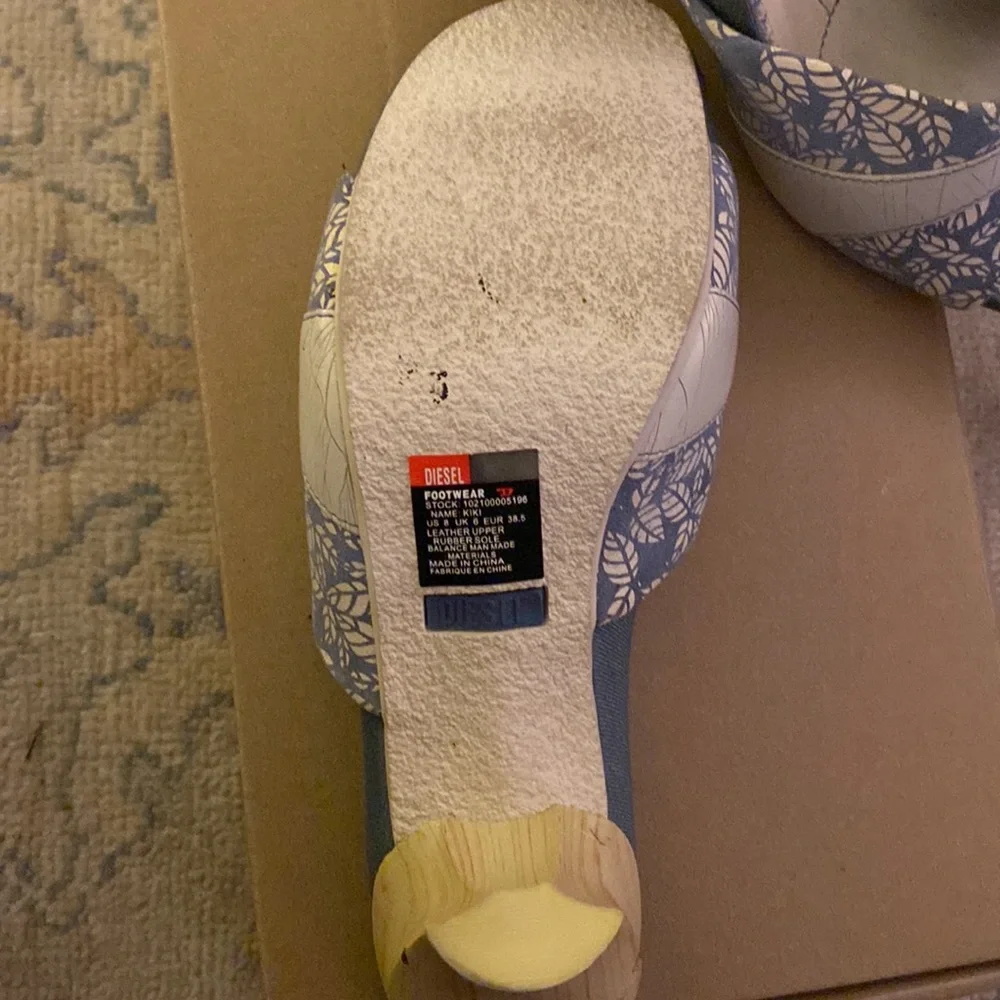 DIESEL Women's Floral Pattern Slide Sandals in Light Blue Sz 8